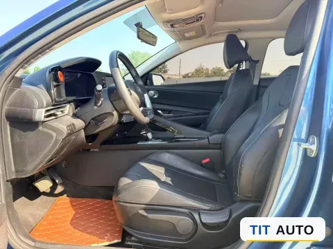 2021 Hyundai Elantra 4