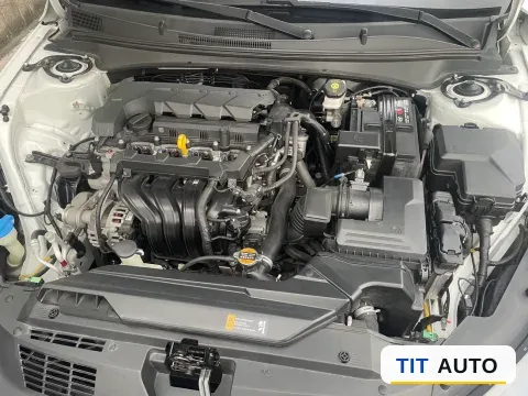 2021 Hyundai Elantra 4
