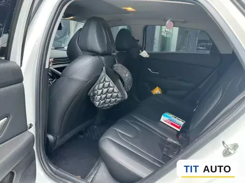 2021 Hyundai Elantra 4