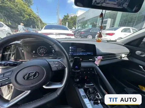 2021 Hyundai Elantra 5