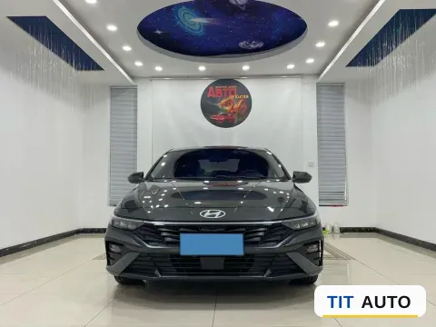 2023 Hyundai Elantra 2