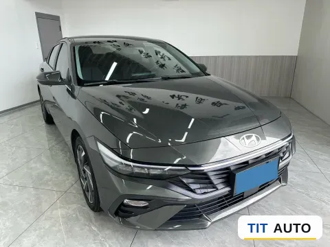 2023 Hyundai Elantra 2