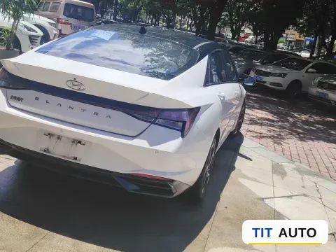 2022 Hyundai Elantra 6