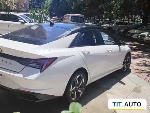 2022 Hyundai Elantra 7