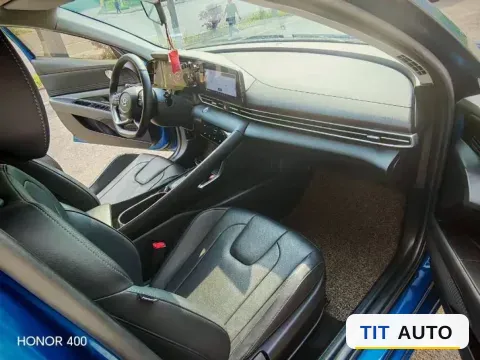 2022 Hyundai Elantra 4