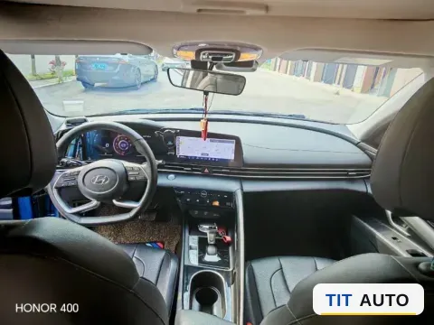 2022 Hyundai Elantra 5