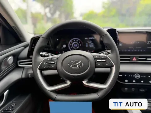 2022 Hyundai Elantra 11