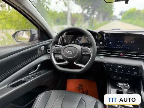 2022 Hyundai Elantra 12
