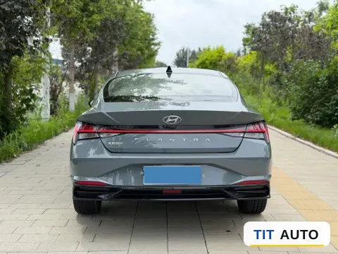 2022 Hyundai Elantra 19
