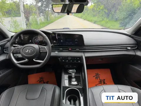 2022 Hyundai Elantra 9