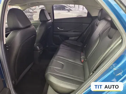 2021 Hyundai Elantra 8