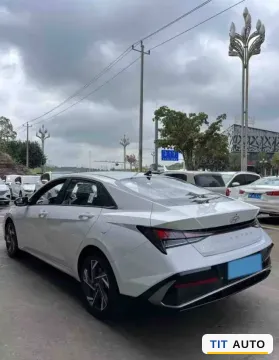 2023 Hyundai Elantra 3