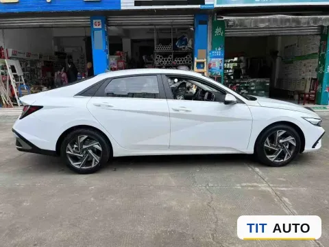 2023 Hyundai Elantra 5