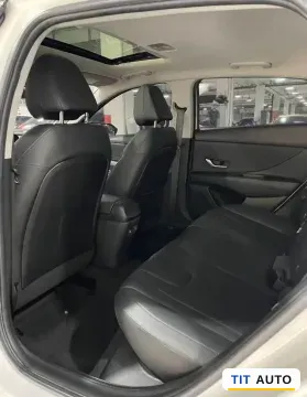 2021 Hyundai Elantra 5