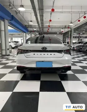 2021 Hyundai Elantra 8