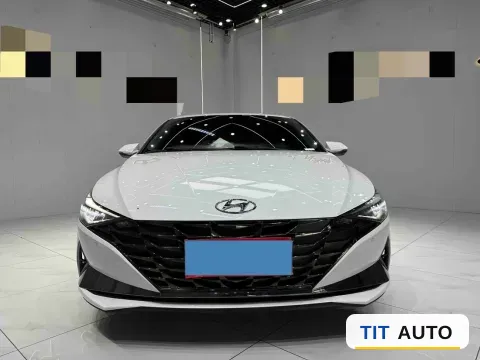 2022 Hyundai Elantra 2
