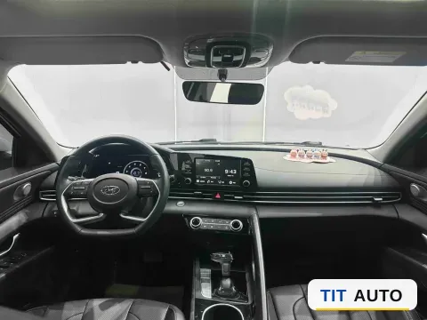 2022 Hyundai Elantra 11