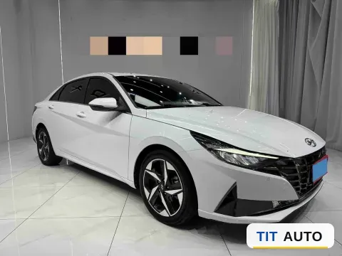 2022 Hyundai Elantra 3