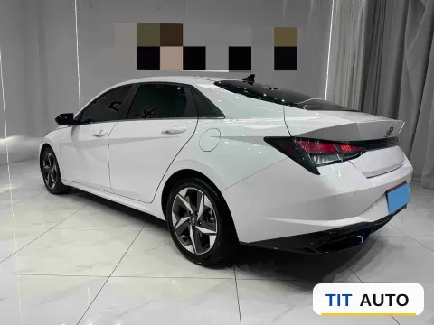 2022 Hyundai Elantra 6