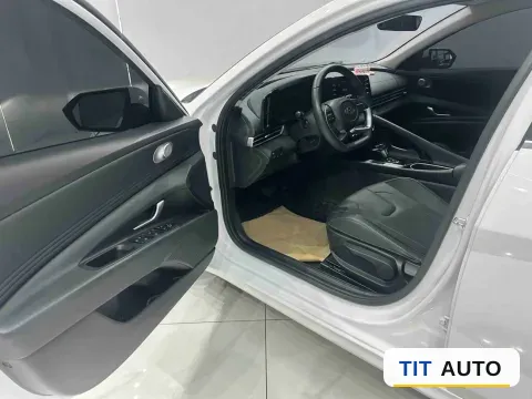 2022 Hyundai Elantra 7