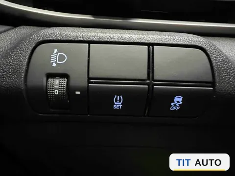 2022 Hyundai Elantra 9