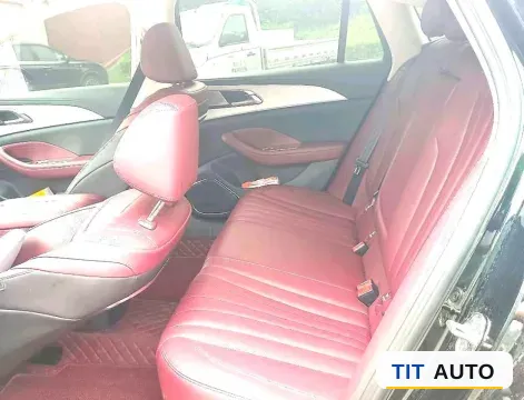 2025 HongQi H5 5