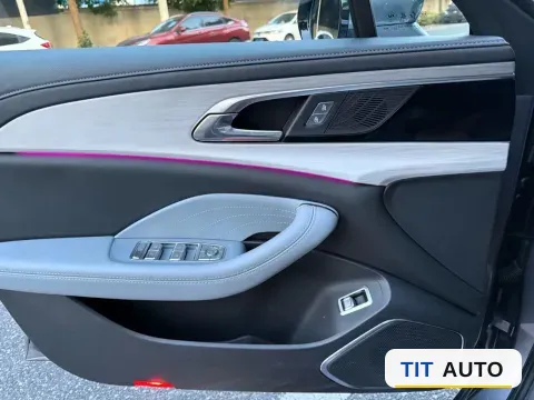 2025 HongQi H5 11
