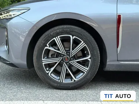 2025 HongQi H5 15