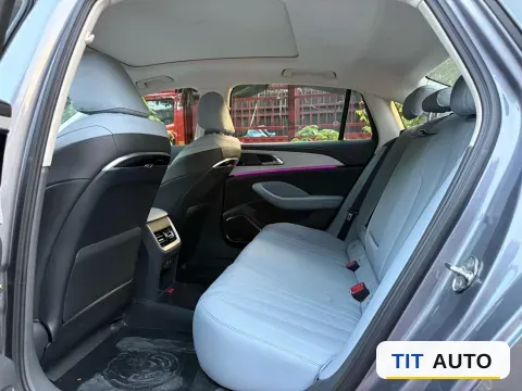 2025 HongQi H5 5